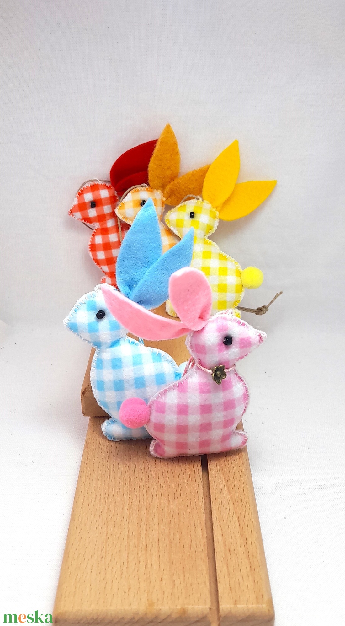 Kockás filc húsvéti nyuszik. - otthon & életmód - dekoráció - fali és függő dekoráció - függődísz - Meska.hu