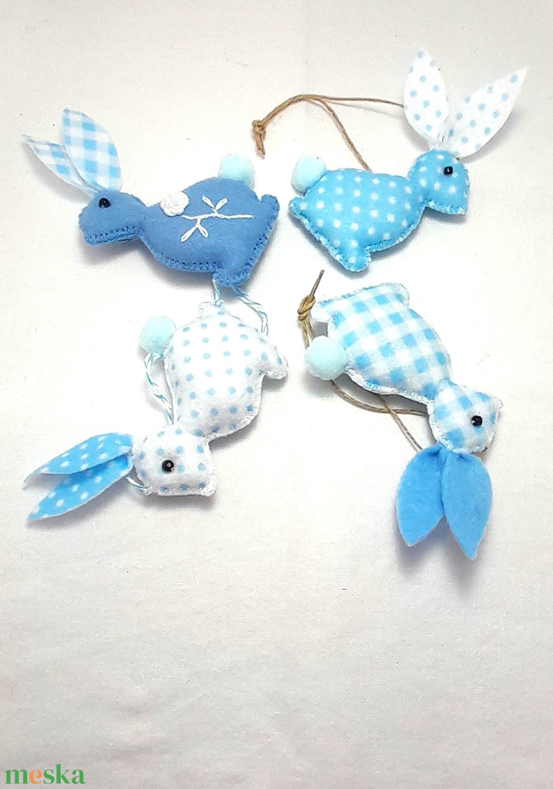 Kék filc húsvéti nyuszik. - otthon & életmód - dekoráció - fali és függő dekoráció - függődísz - Meska.hu