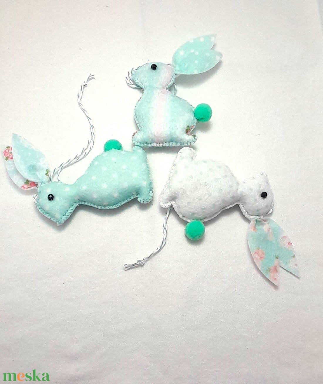 Menta filc húsvéti nyuszik. - otthon & életmód - dekoráció - fali és függő dekoráció - függődísz - Meska.hu