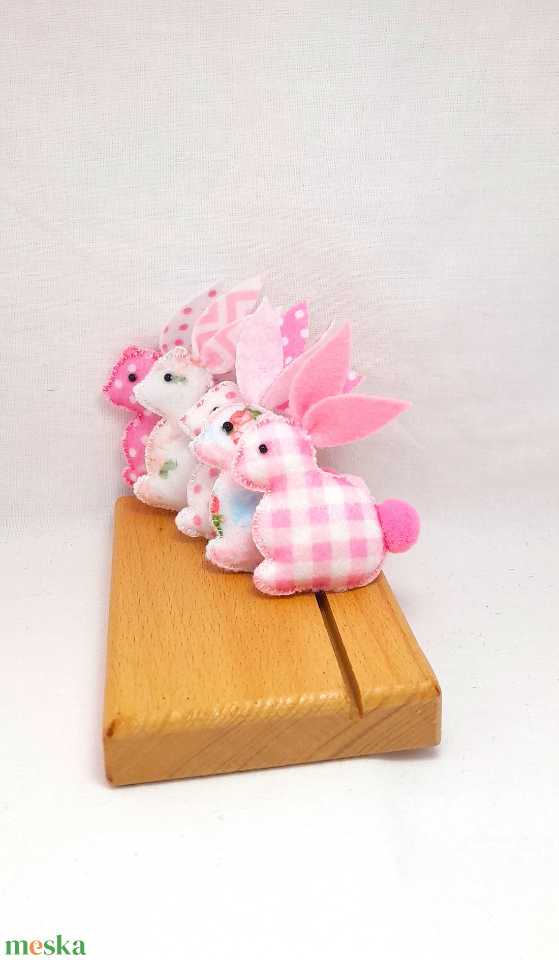 Rózsaszín filc mini húsvéti nyuszik. - otthon & életmód - dekoráció - fali és függő dekoráció - függődísz - Meska.hu