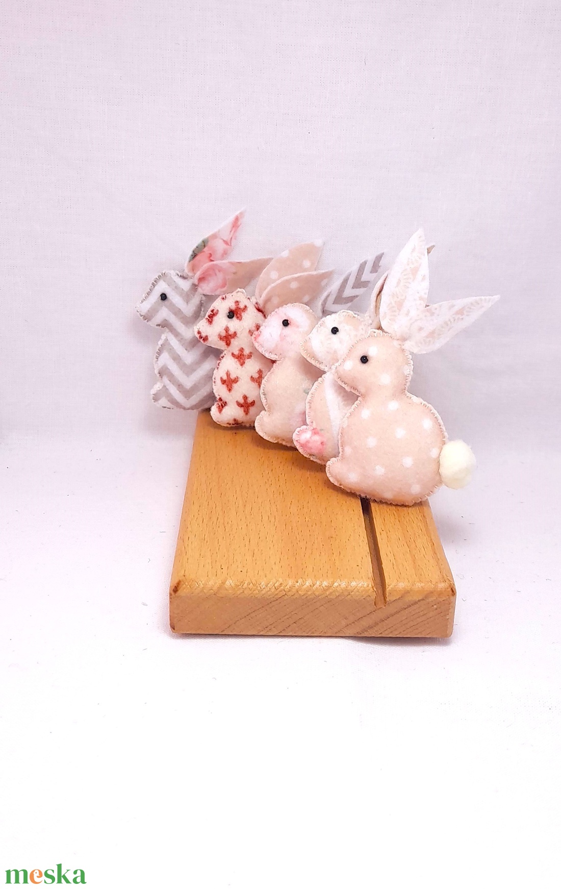 Beige filc mini húsvéti nyuszik. - otthon & életmód - dekoráció - fali és függő dekoráció - függődísz - Meska.hu