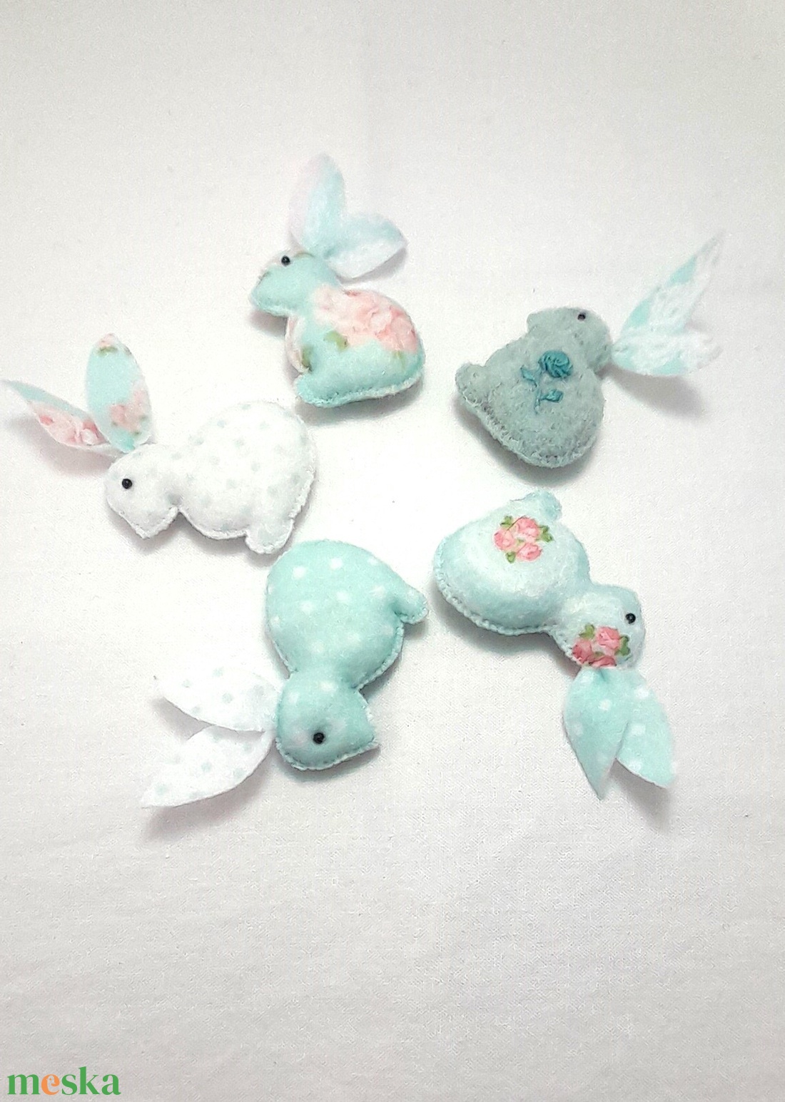 Menta filc mini húsvéti nyuszik. - otthon & életmód - dekoráció - fali és függő dekoráció - függődísz - Meska.hu