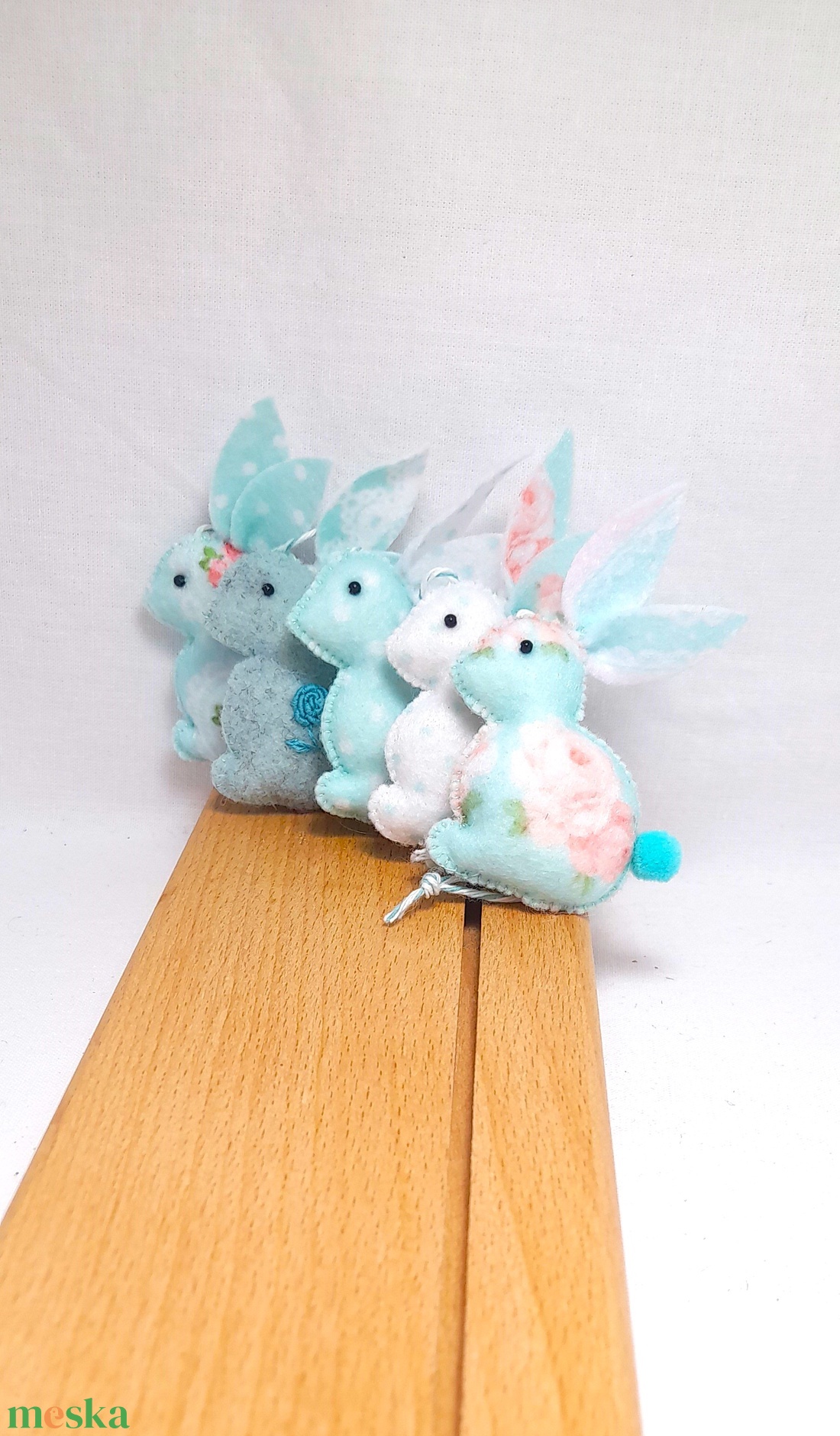 Menta filc mini húsvéti nyuszik. - ünnepi díszek, dekorációk - húsvéti díszek és dekorációk - húsvéti tojásfadíszek - Meska.hu