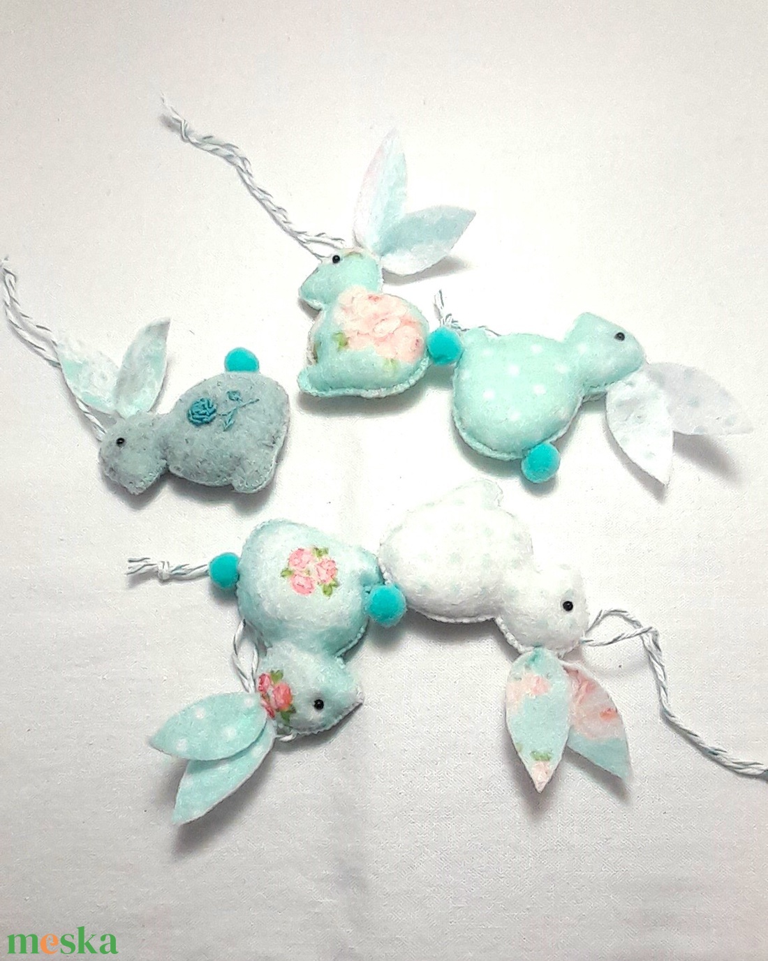 Menta filc mini húsvéti nyuszik. - ünnepi díszek, dekorációk - húsvéti díszek és dekorációk - húsvéti tojásfadíszek - Meska.hu