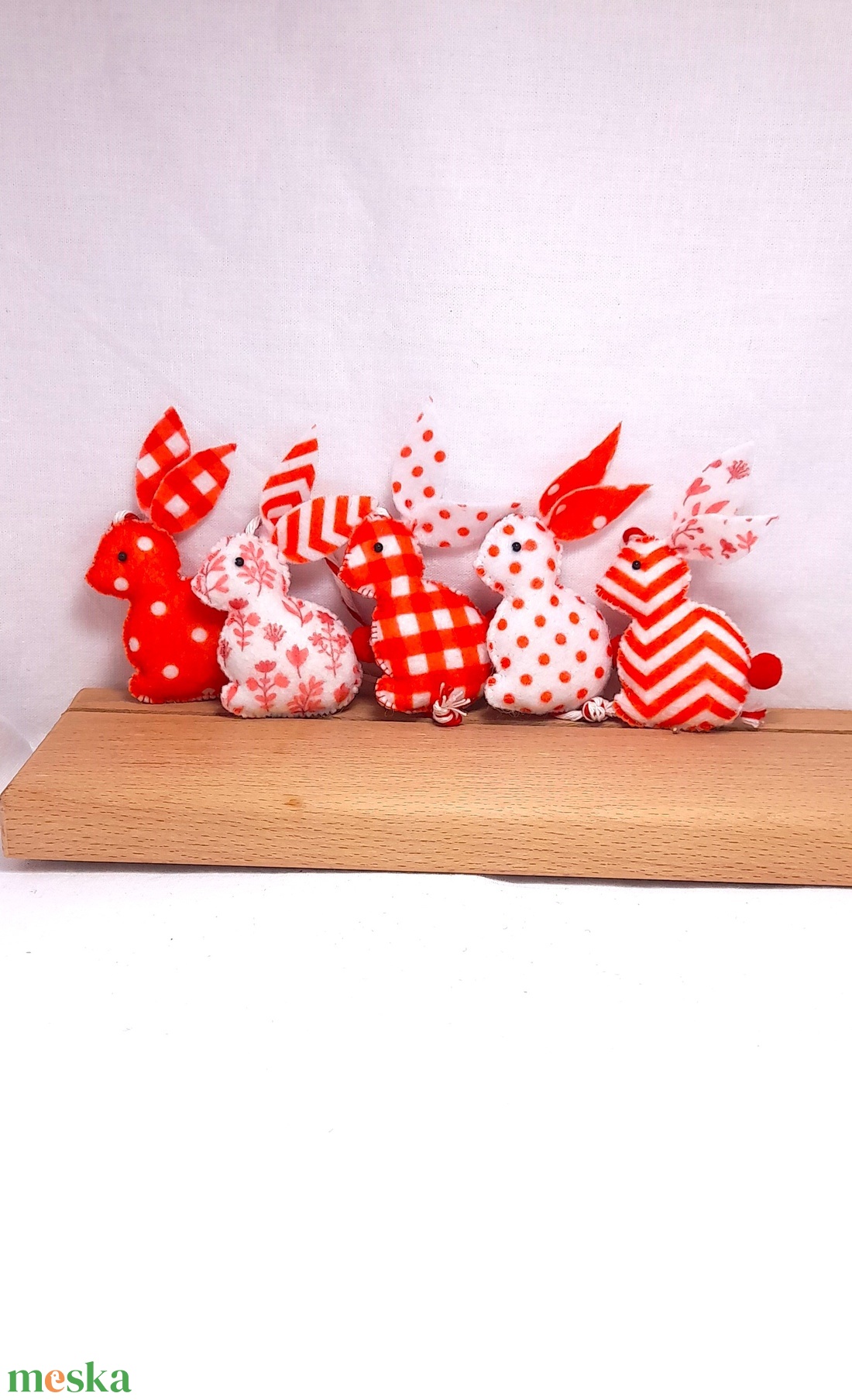 Piros filc mini húsvéti nyuszik. - ünnepi díszek, dekorációk - húsvéti díszek és dekorációk - húsvéti tojásfadíszek - Meska.hu