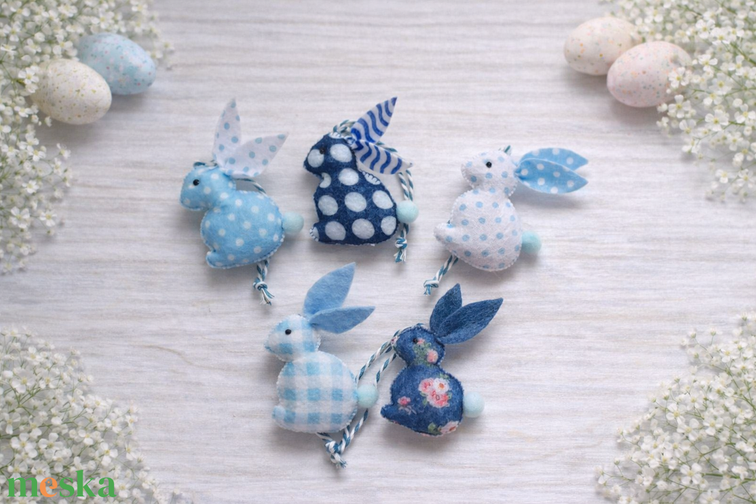 Kék filc mini húsvéti nyuszik. - ünnepi díszek, dekorációk - húsvéti díszek és dekorációk - húsvéti tojásfadíszek - Meska.hu