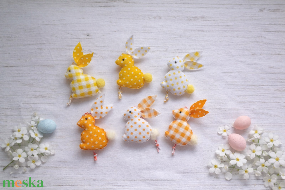 Sárga-narancssárga filc mini húsvéti nyuszik. - ünnepi díszek, dekorációk - húsvéti díszek és dekorációk - húsvéti tojásfadíszek - Meska.hu