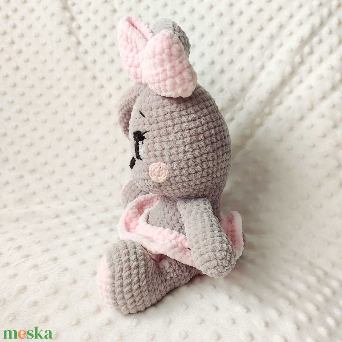 Horgolt masnis nyuszilány - játék & sport - plüssállat & játékfigura - nyuszi - Meska.hu