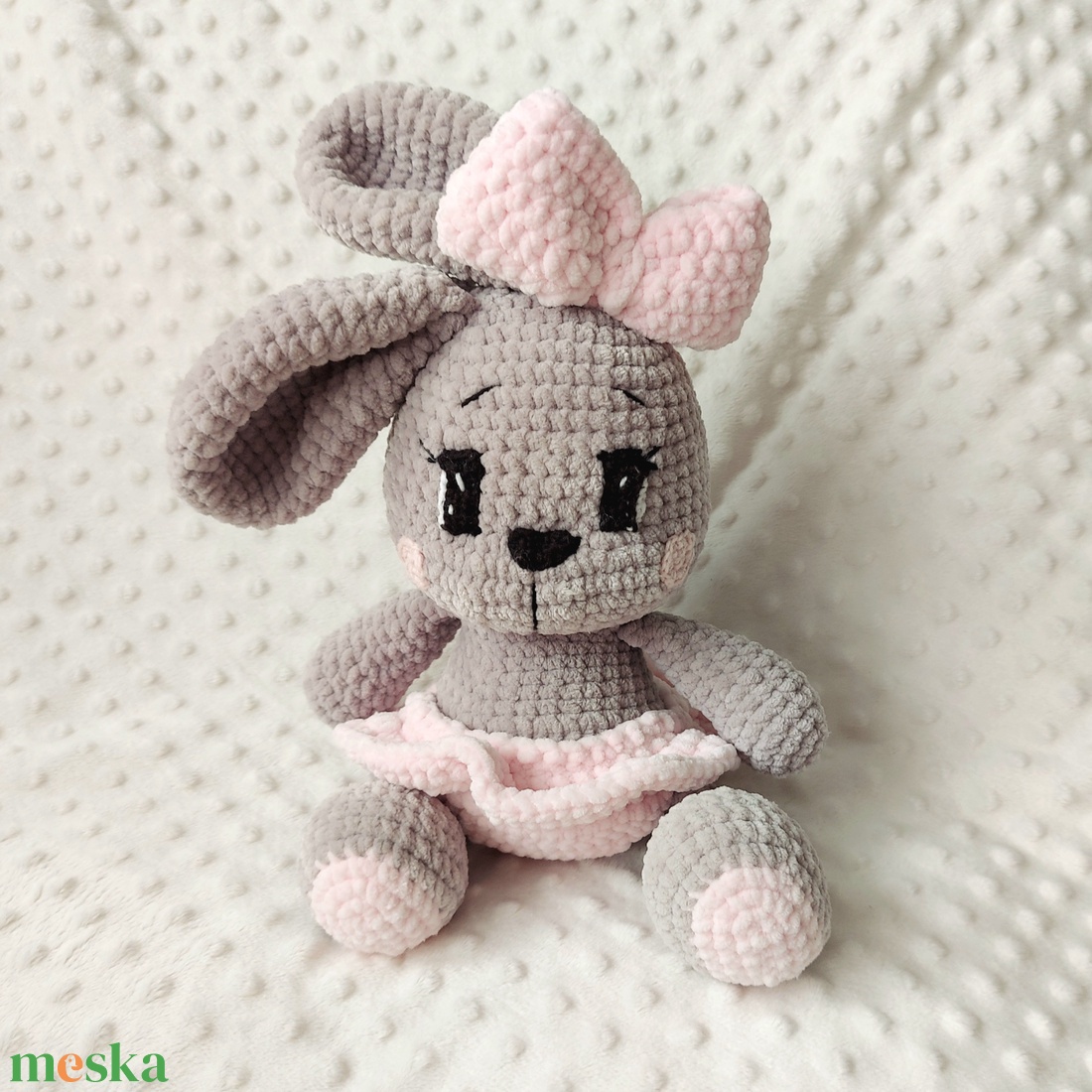 Horgolt masnis nyuszilány - játék & sport - plüssállat & játékfigura - nyuszi - Meska.hu