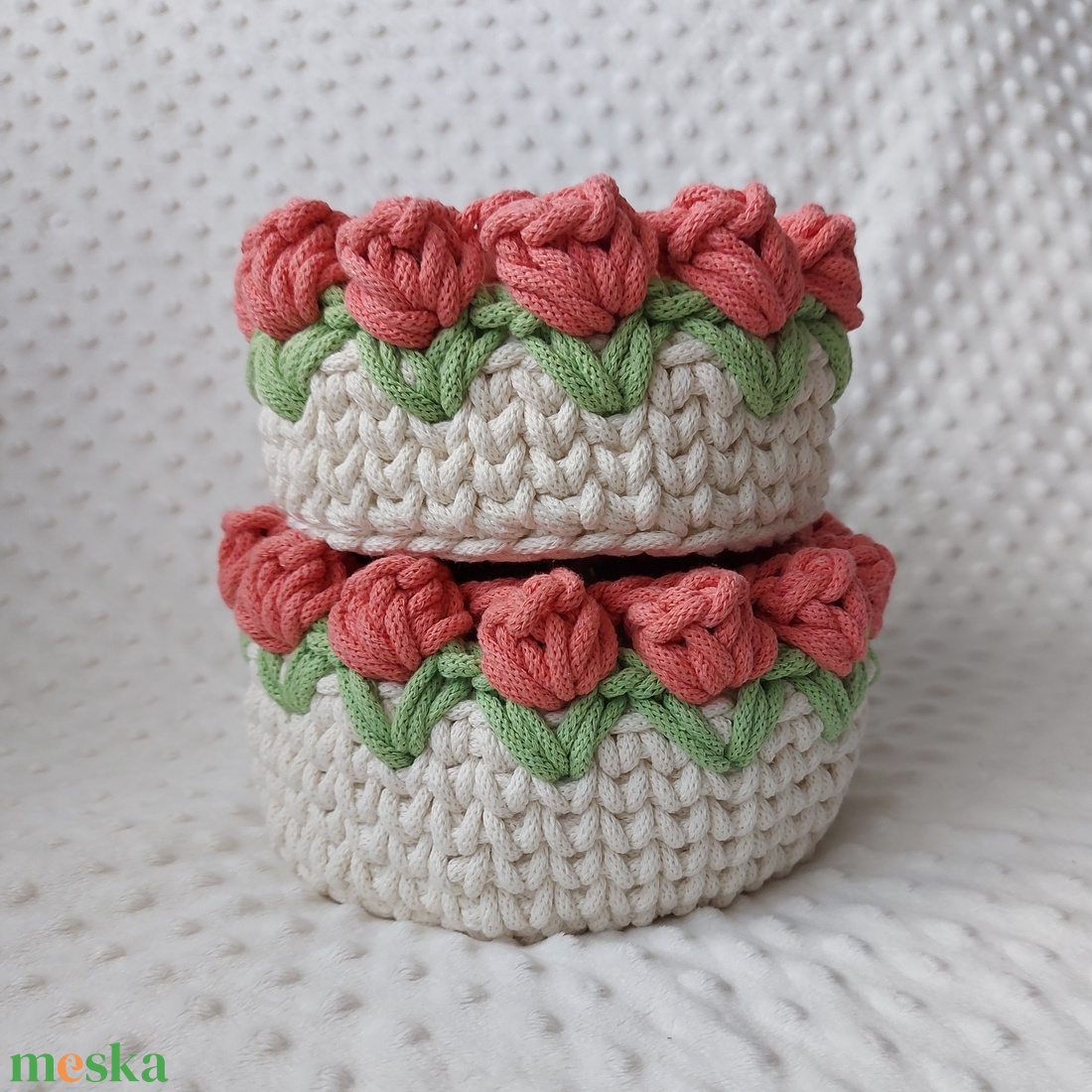Horgolt tulipános kosár - otthon & életmód - dekoráció - dísztárgy - Meska.hu
