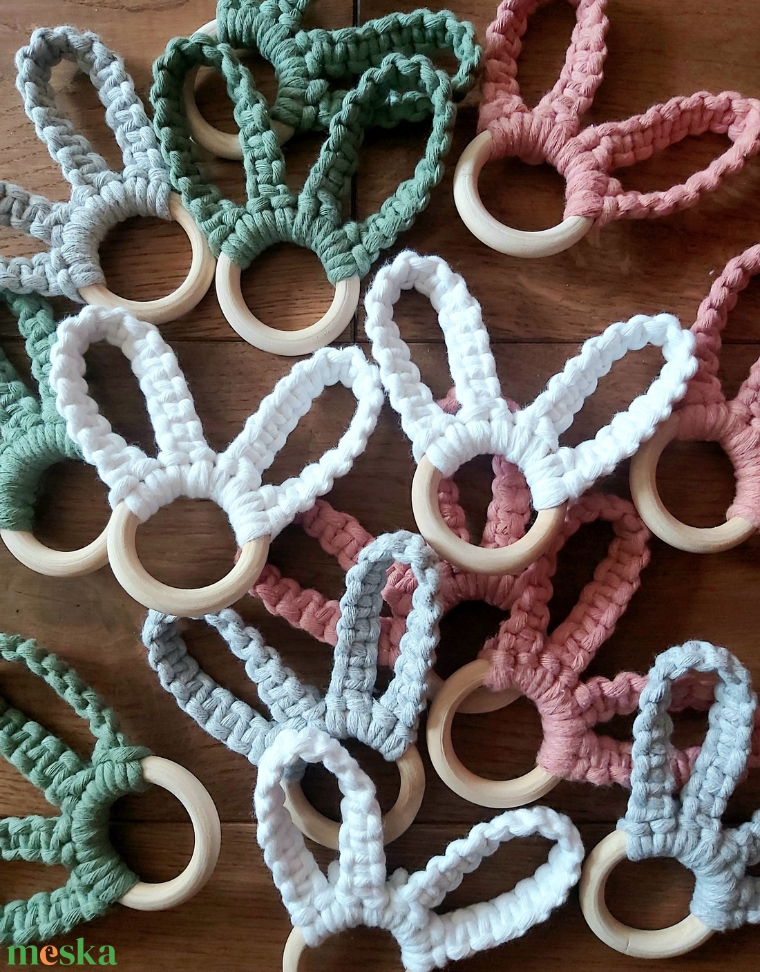 Makramé nyuszifül szalvétagyűrű - otthon & életmód - konyhafelszerelés, tálalás - tálalás - szalvétatartó, szalvétagyűrű - Meska.hu