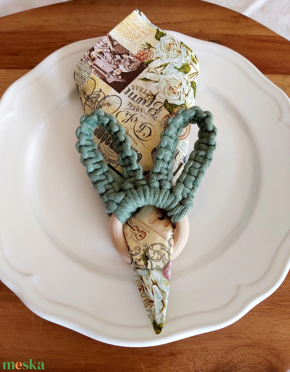 Makramé nyuszifül szalvétagyűrű - otthon & életmód - konyhafelszerelés, tálalás - tálalás - szalvétatartó, szalvétagyűrű - Meska.hu