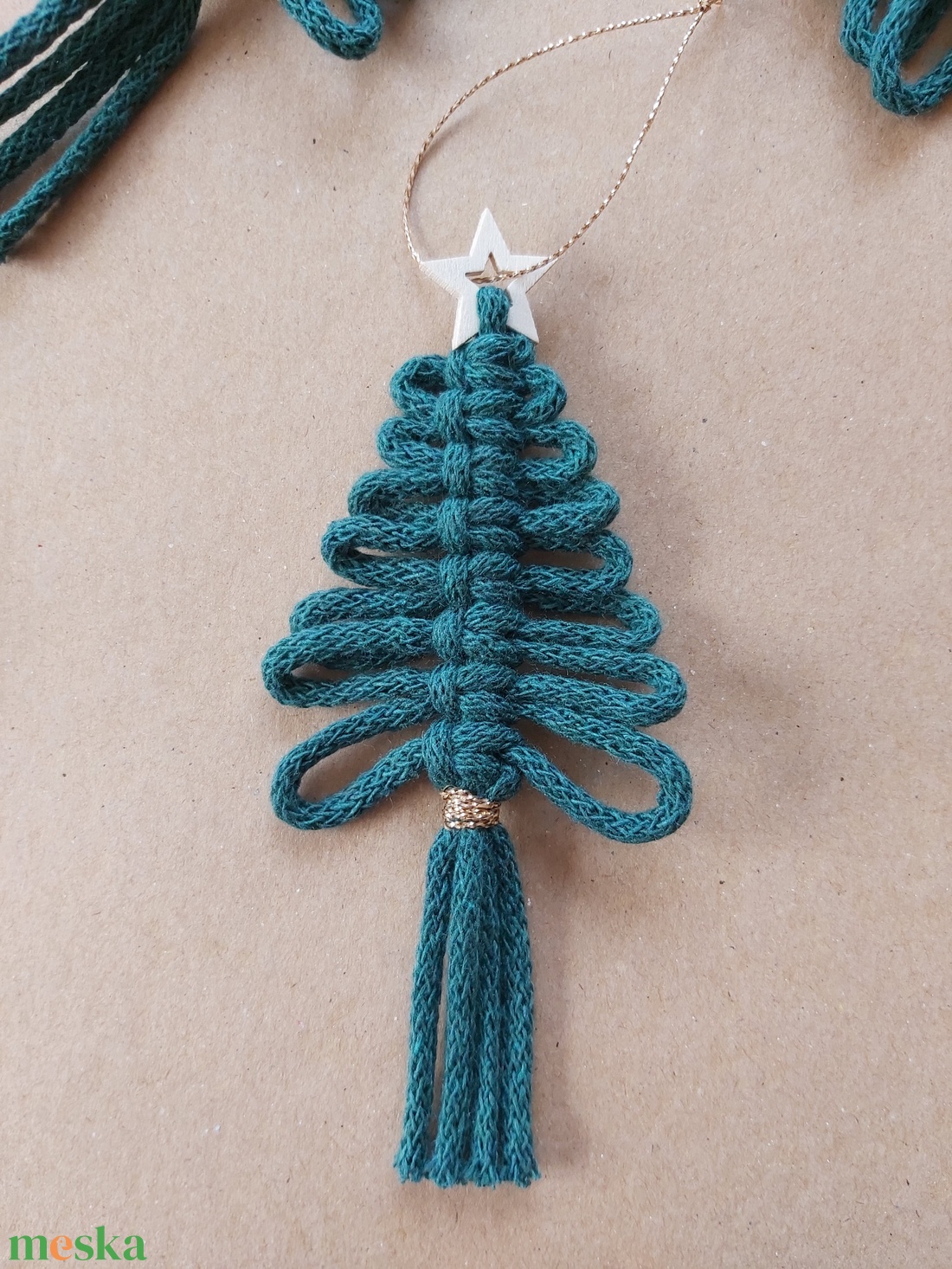 Makramé fenyőfa dísz - karácsony - karácsonyi lakásdekoráció - karácsonyfadíszek - Meska.hu