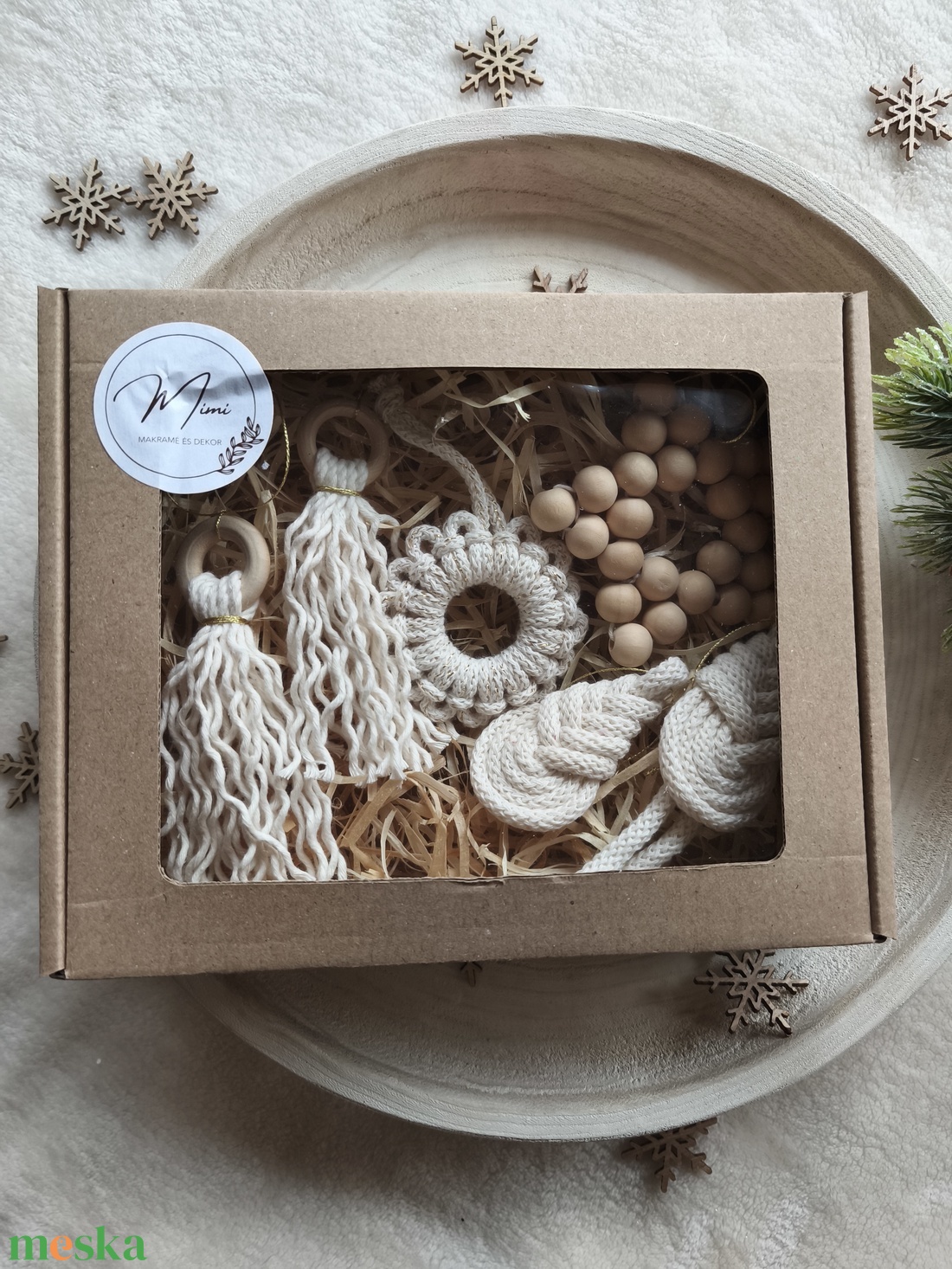 Makramé karácsonyfa díszek dobozban - karácsony - karácsonyi lakásdekoráció - karácsonyfadíszek - Meska.hu