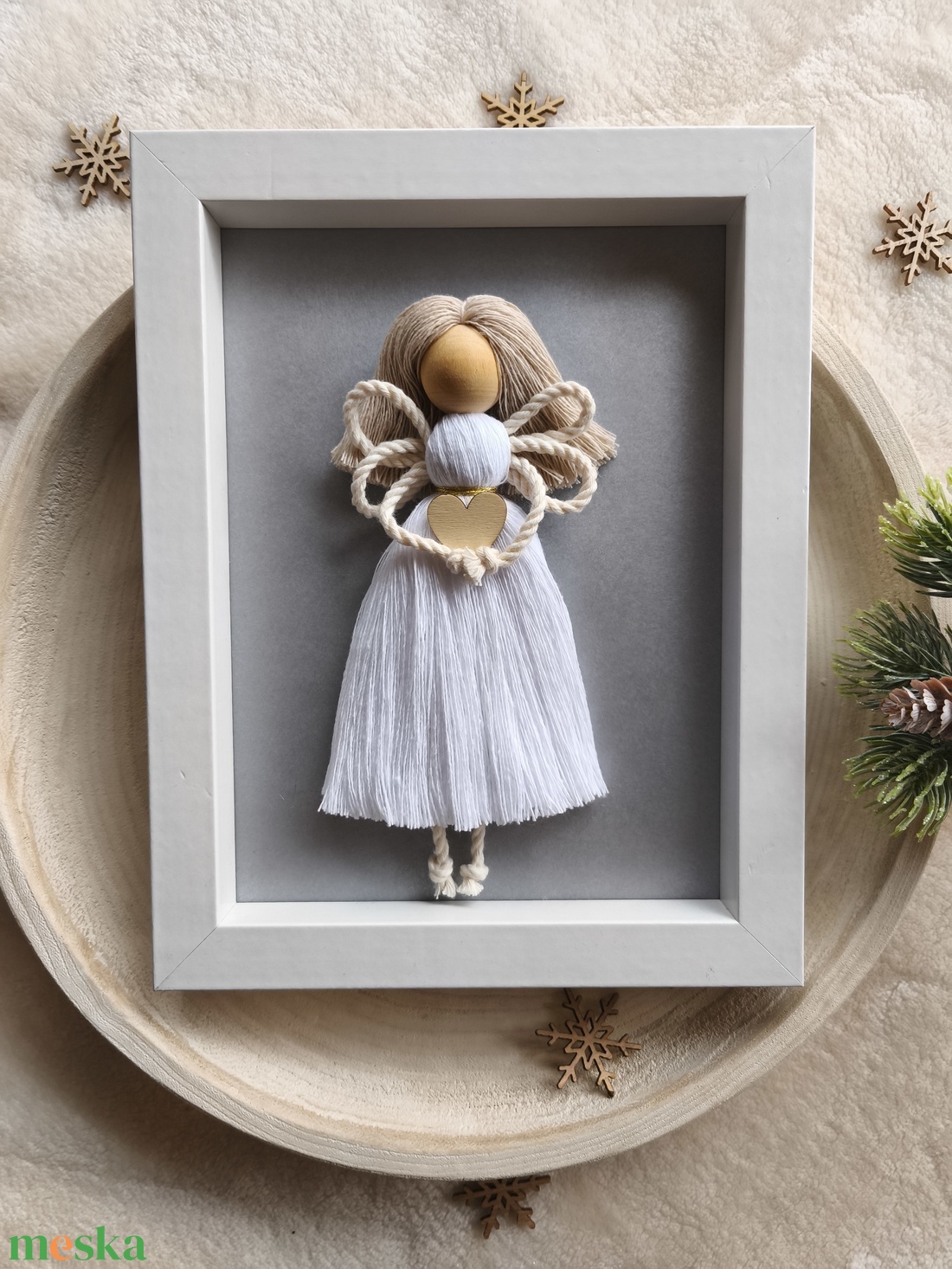 Makramé angyal képkeretben - karácsony - karácsonyi lakásdekoráció - karácsonyi lakásdíszek - Meska.hu