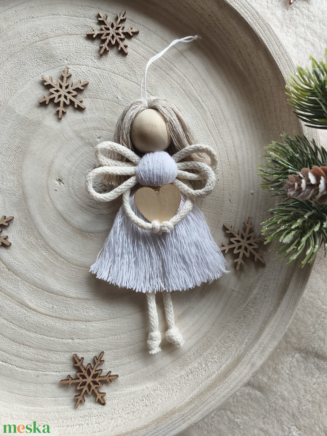 Makramé angyal szívvel - karácsony - karácsonyi lakásdekoráció - karácsonyi lakásdíszek - Meska.hu