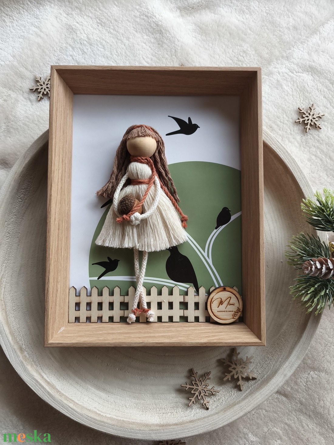 Makramé baba képkeretben - karácsony - karácsonyi lakásdekoráció - karácsonyi lakásdíszek - Meska.hu