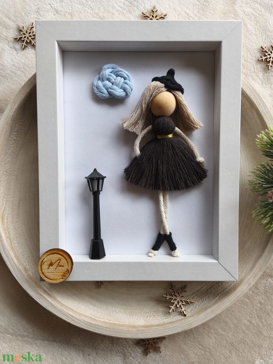 Makramé baba képkeretben - karácsony - karácsonyi lakásdekoráció - karácsonyi lakásdíszek - Meska.hu