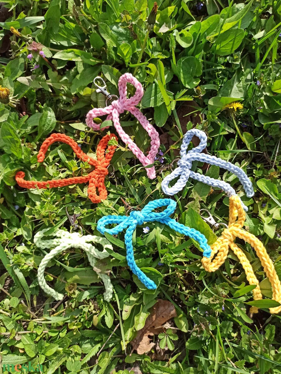 Kis horgolt masni kulcstartó - táska & tok - kulcstartó & táskadísz - kulcstartó - Meska.hu Kis horgolt masni kulcstartó - táska & tok - kulcstartó & táskadísz - kulcstartó - Meska.hu