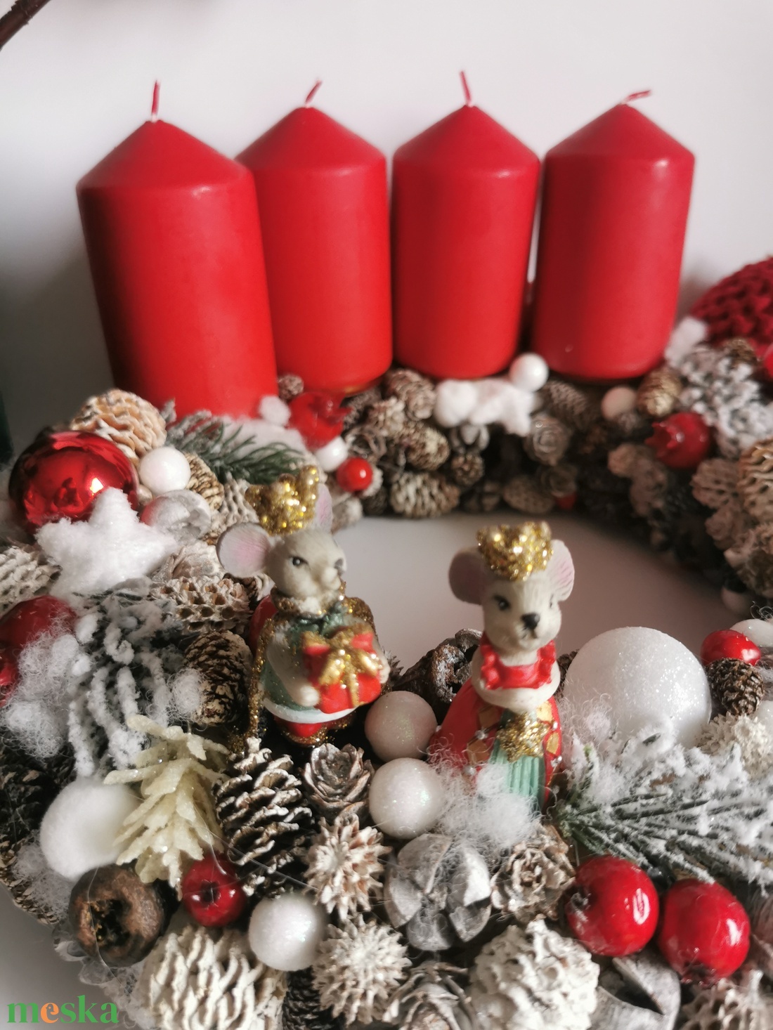 Piros fehér adventi asztaldísz koszorú - karácsony - adventi díszek - adventi asztaldísz - Meska.hu Piros fehér adventi asztaldísz koszorú - karácsony - adventi díszek - adventi asztaldísz - Meska.hu