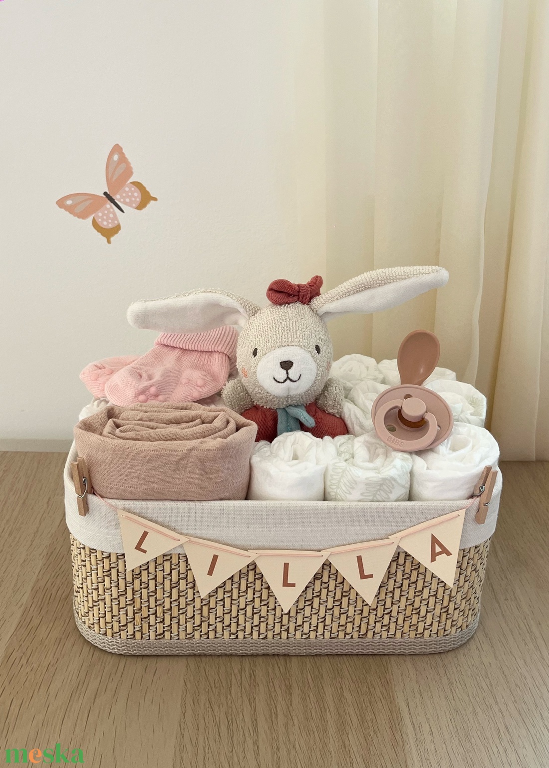 Pelenkabox nyuszis csörgővel - baba - mama - babalátogató ajándékcsomag - Meska.hu