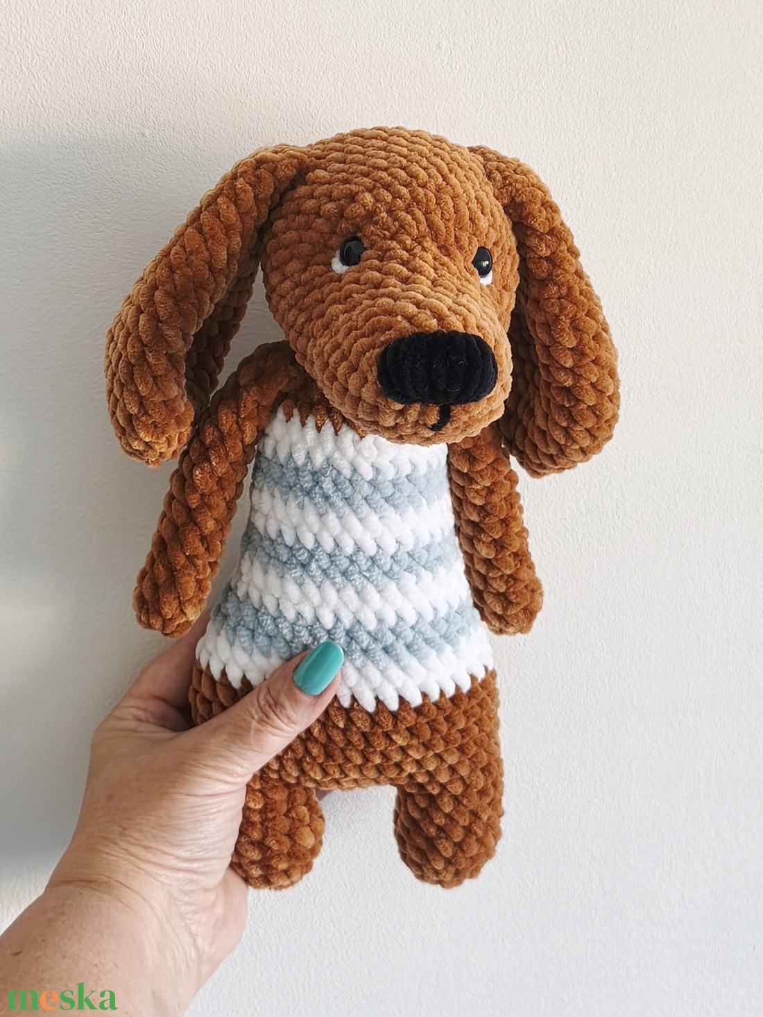 Merész a vakmerő tacsi - horgolt plüss tacskó  - játék & sport - plüssállat & játékfigura - kutya - Meska.hu