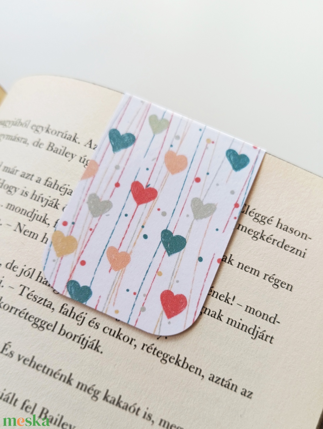 Mágneses könyvjelző - színes szívecskés - könyv & zene - könyvjelző - Meska.hu
