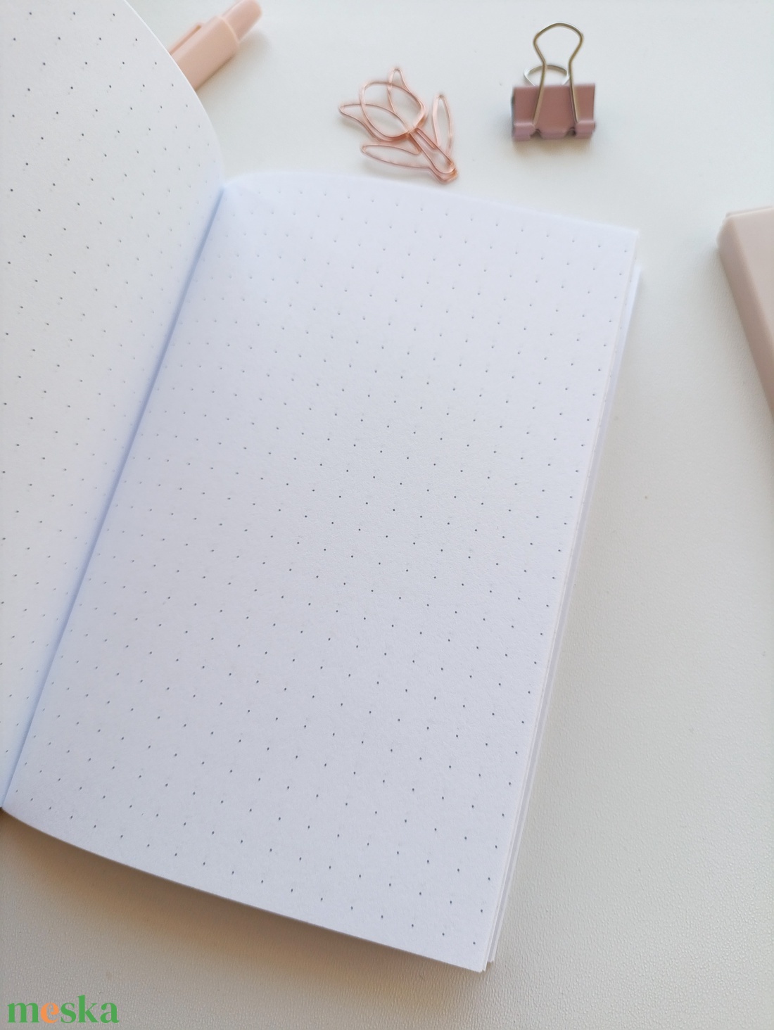 A6-os füzet csajos grafikájú boritóval - otthon & életmód - papír, írószer - jegyzetfüzet & napló - Meska.hu