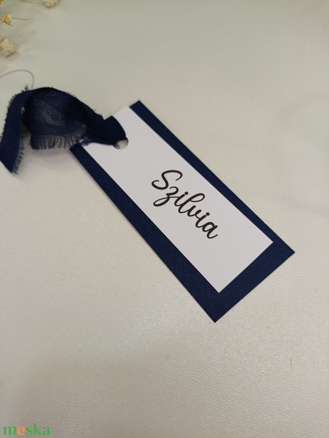 Esküvői ültető kártya - színes karton és szalag - esküvő - meghívó & kártya - ültetési rend - Meska.hu