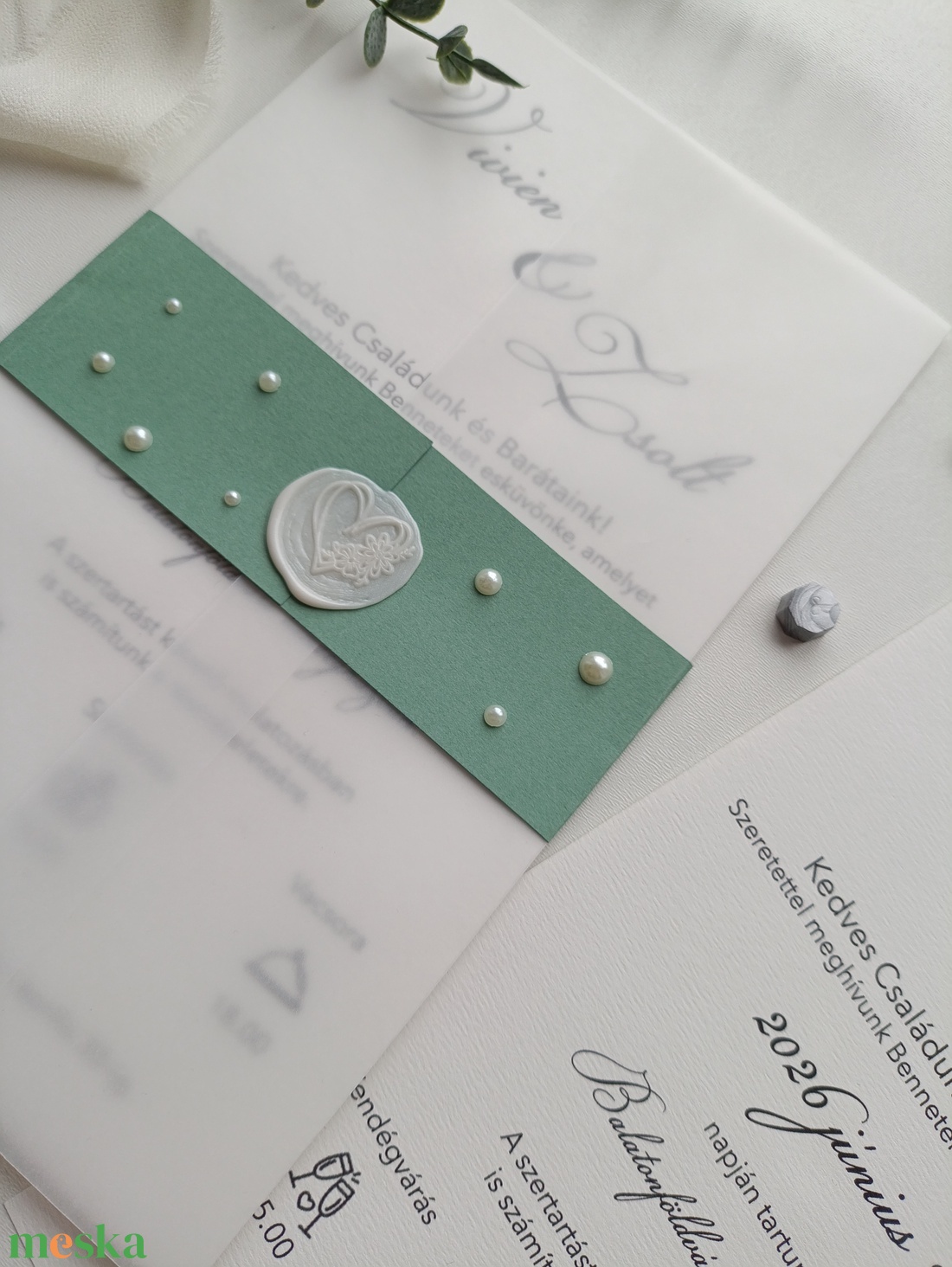 Esküvői meghívó viaszpecséttel gyöngyökkel, színes papír - esküvő - meghívó & kártya - meghívó - Meska.hu