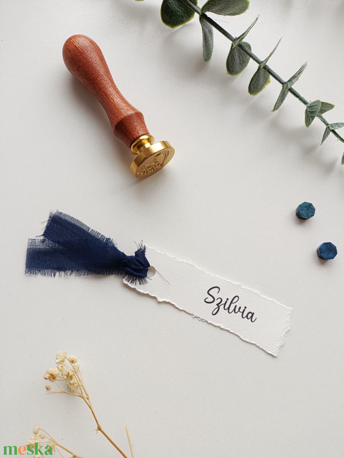 Esküvői ültető kártya - színes karton és szalag - esküvő - meghívó & kártya - ültetési rend - Meska.hu