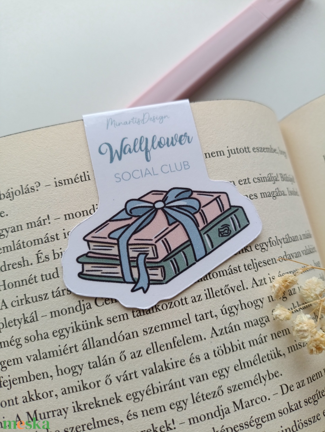 Mágneses könyvjelző - bridgerton wallflower könyvmoly - könyv & zene - könyvjelző - Meska.hu