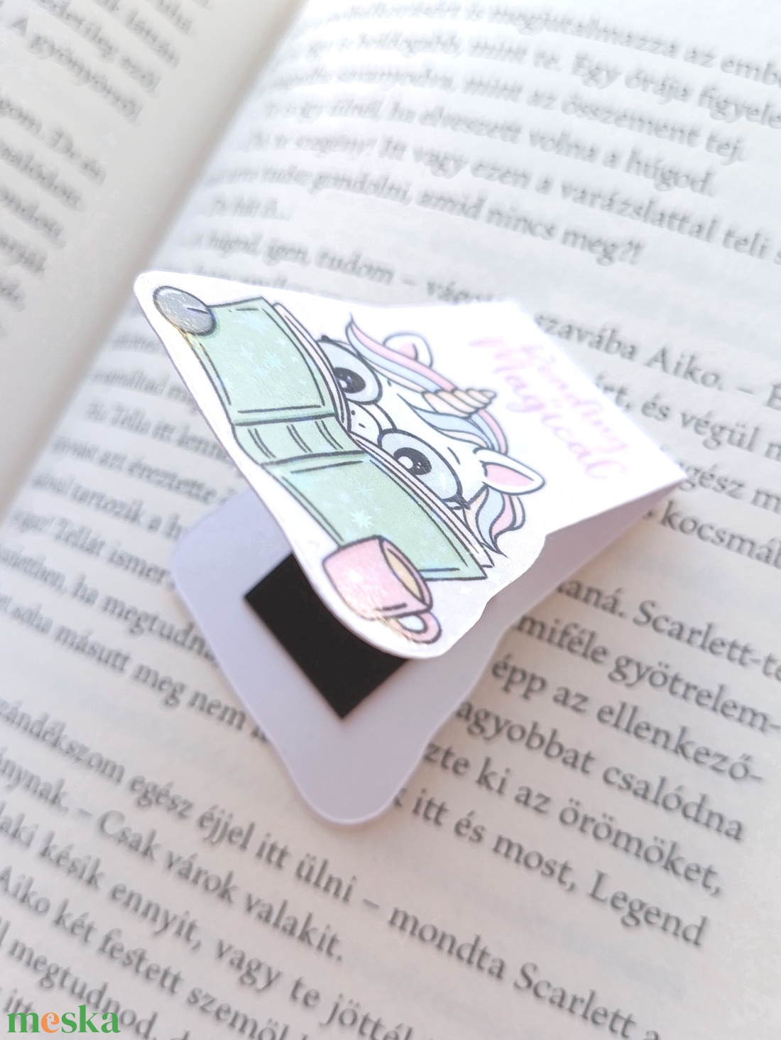 mágneses könyvjelző - unikornis - reading is magical - könyv & zene - könyvjelző - Meska.hu