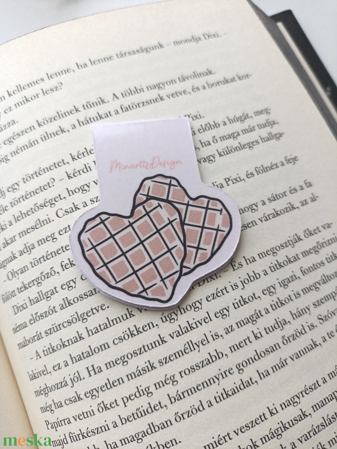 mágneses könyvjelző - szívecske gofri - könyv & zene - könyvjelző - Meska.hu