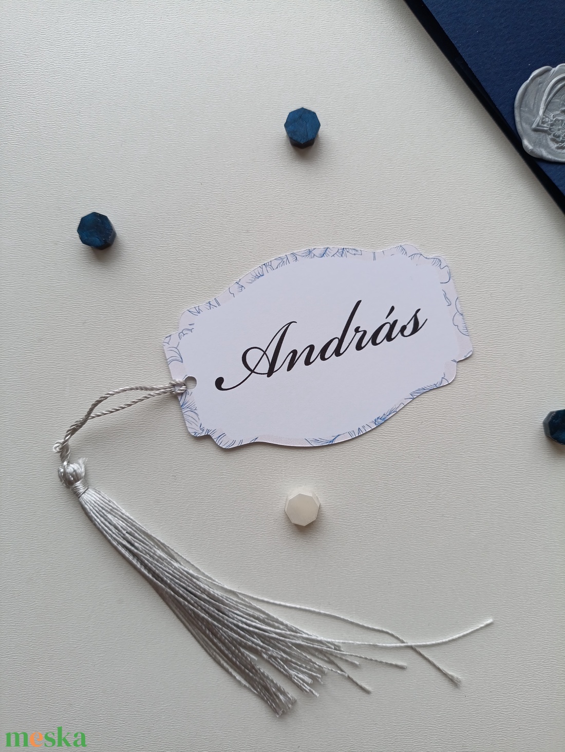 Esküvői ültetőkártya vintage kék virágos forma vágott - esküvő - meghívó & kártya - ültetési rend - Meska.hu