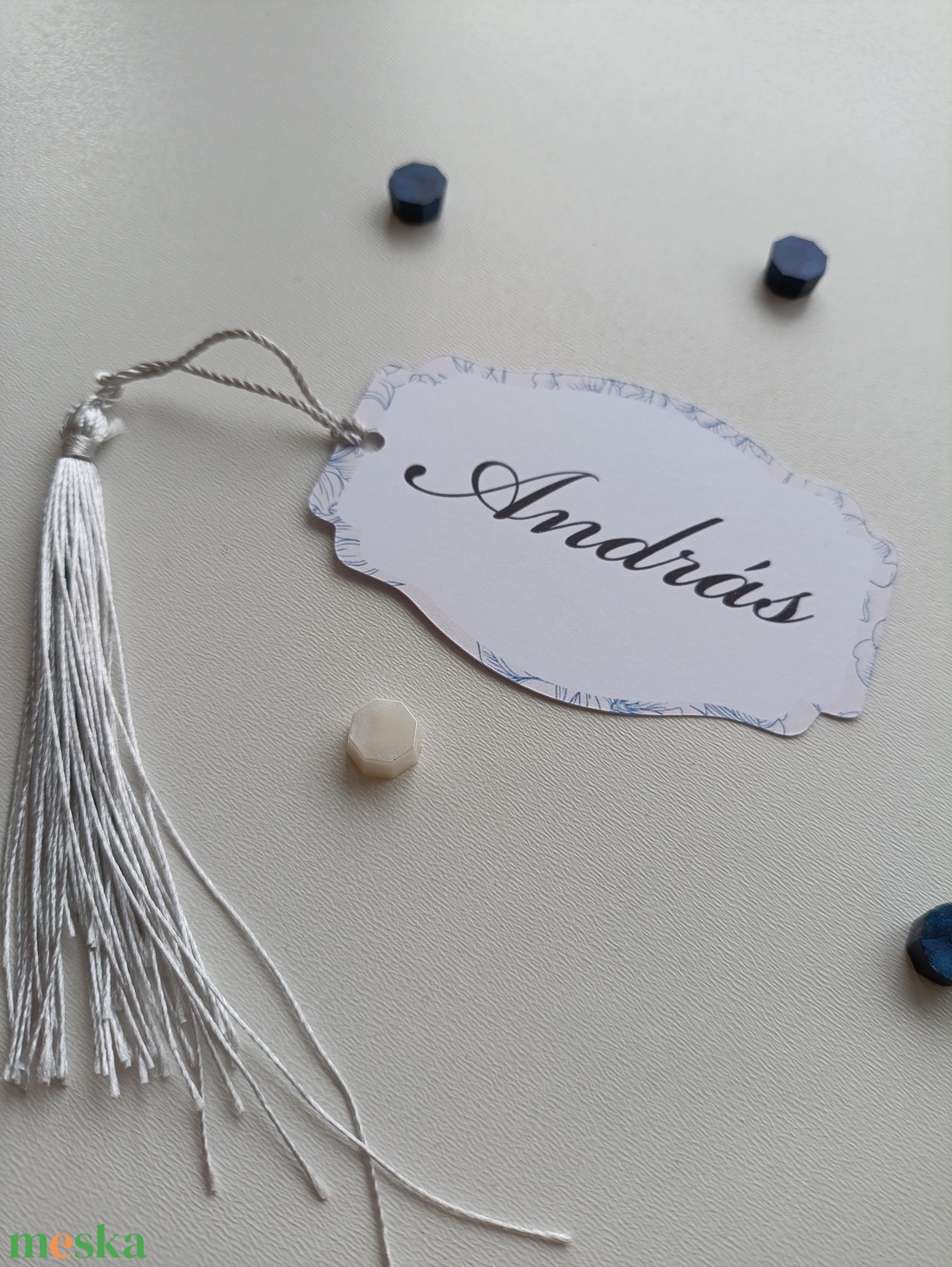 Esküvői ültetőkártya vintage kék virágos forma vágott - esküvő - meghívó & kártya - ültetési rend - Meska.hu