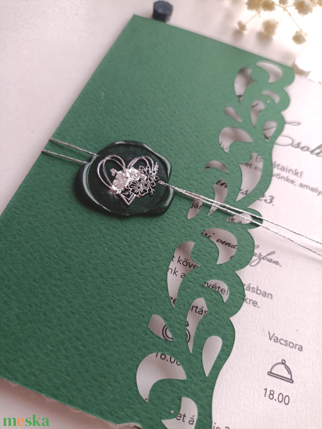 Esküvői meghívó tépett szélű színes díszesen vágott kartonban - esküvő - meghívó & kártya - meghívó - Meska.hu