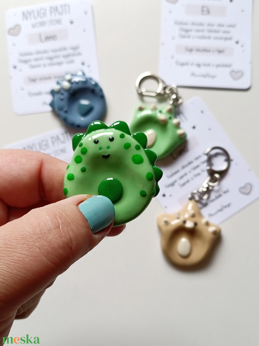 Worry stone fiúknak - dinó nyugikő  - otthon & életmód - dekoráció - dekoratív figurák és szobrok - Meska.hu