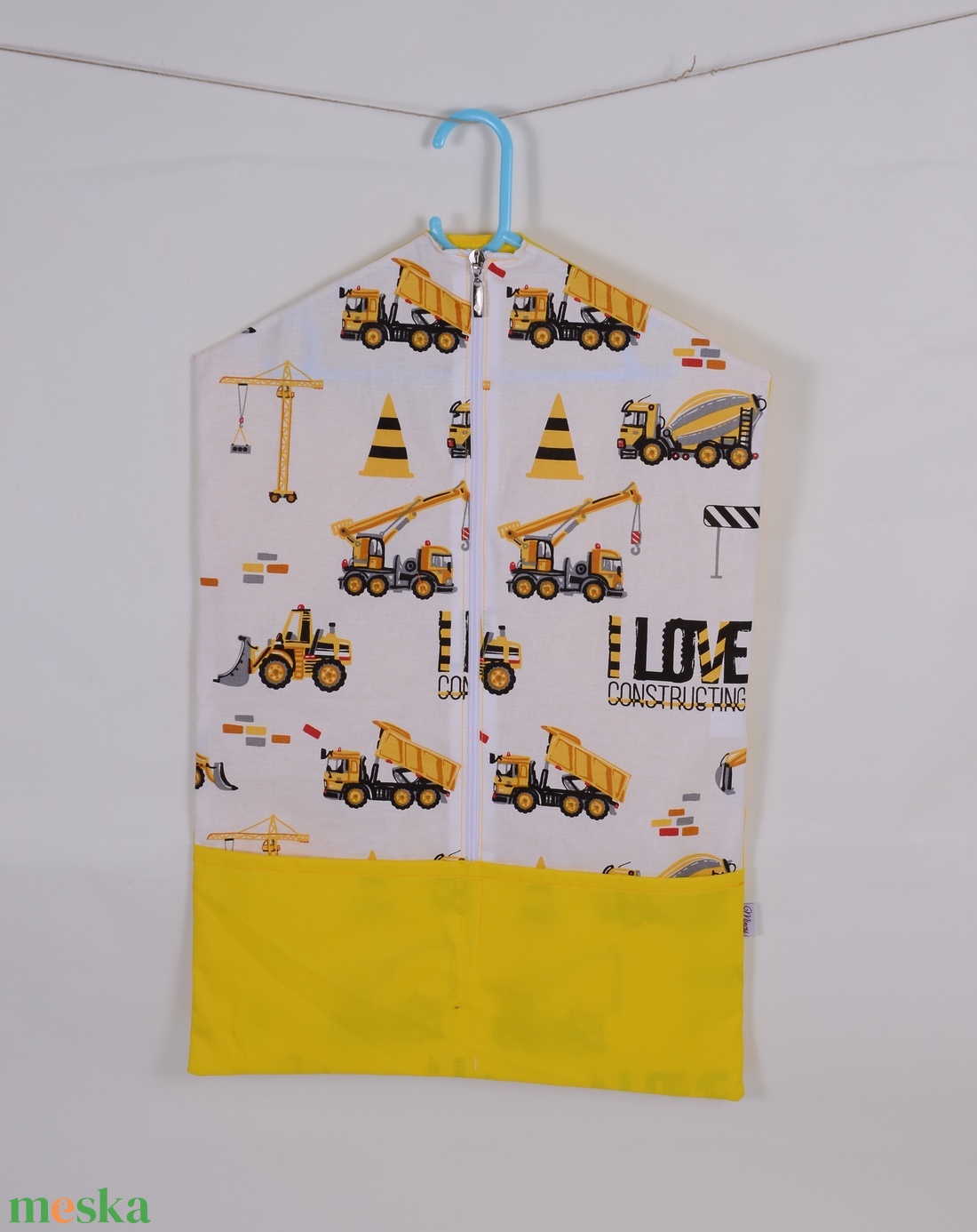 Oviszsák és hátizsák névhímzéssel - játék & sport - ovis felszerelés - ovis szett - Meska.hu