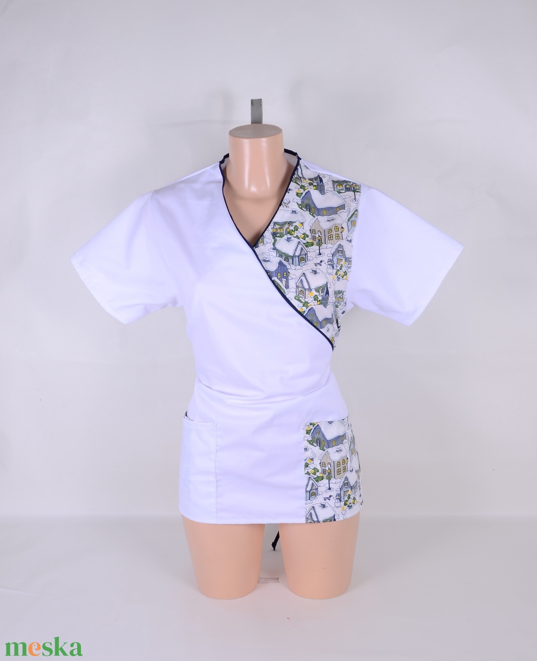 Havas házak mintás tunika egészségügyi/óvónői/szépségipari munkaruha - ruha & divat - női ruha - tunika - Meska.hu