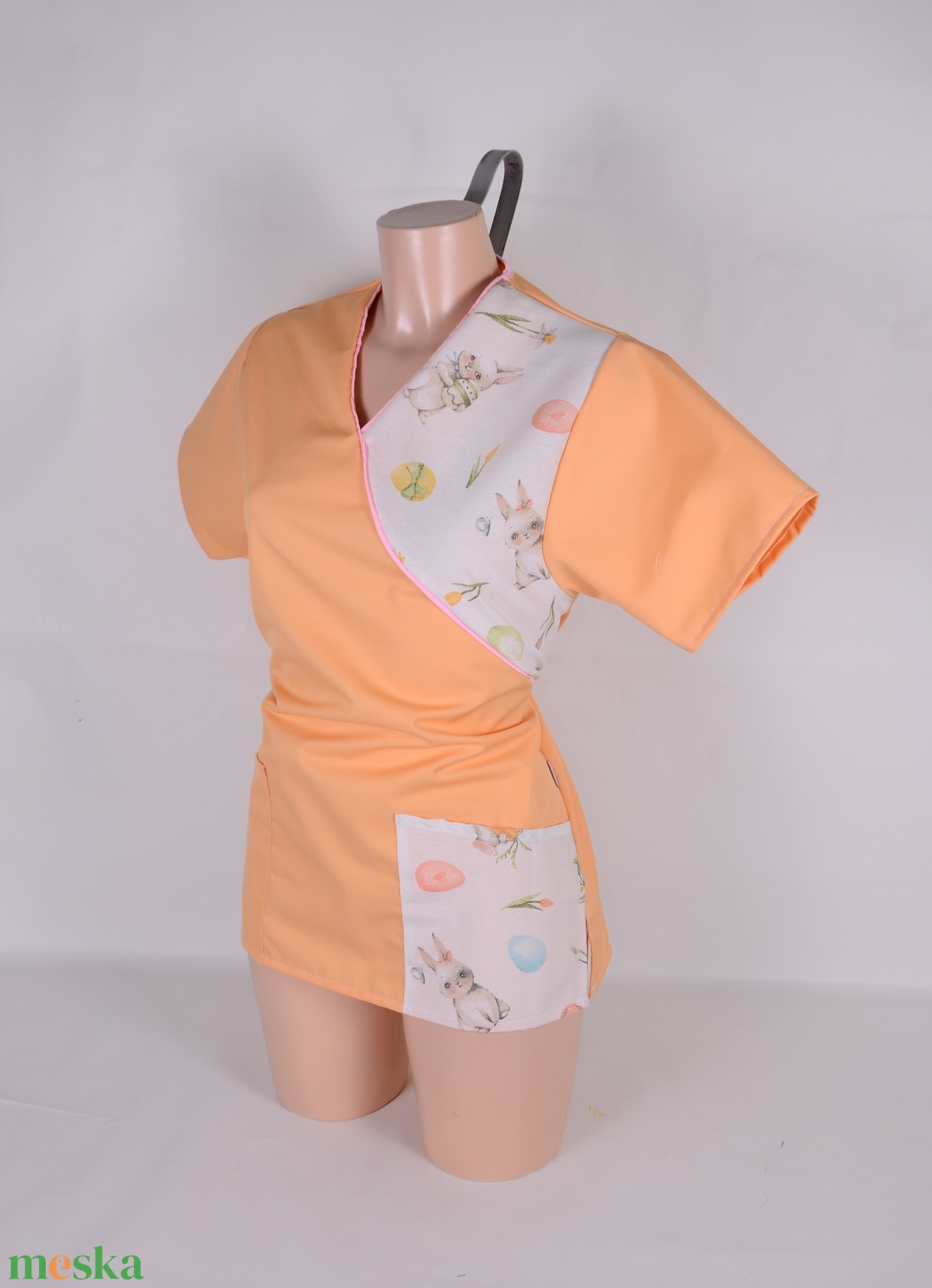 Barack nyuszi mintás tunika egészségügyi/óvónői/szépségipari munkaruha - ruha & divat - női ruha - tunika - Meska.hu