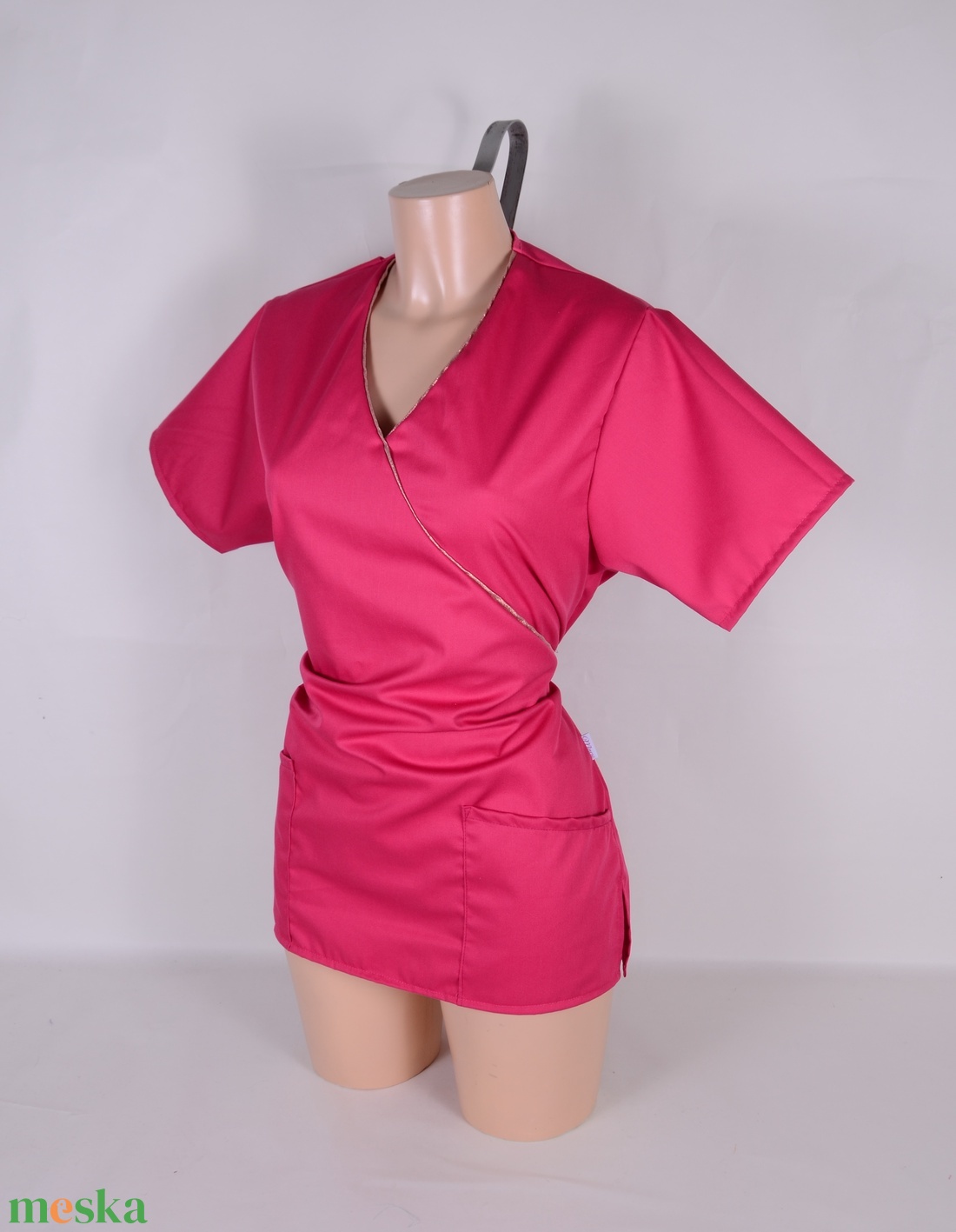 Pink tunika csillámos paszpol díszítéssel tunika egészségügyi/óvónői/szépségipari munkaruha - ruha & divat - munkaruha - Meska.hu