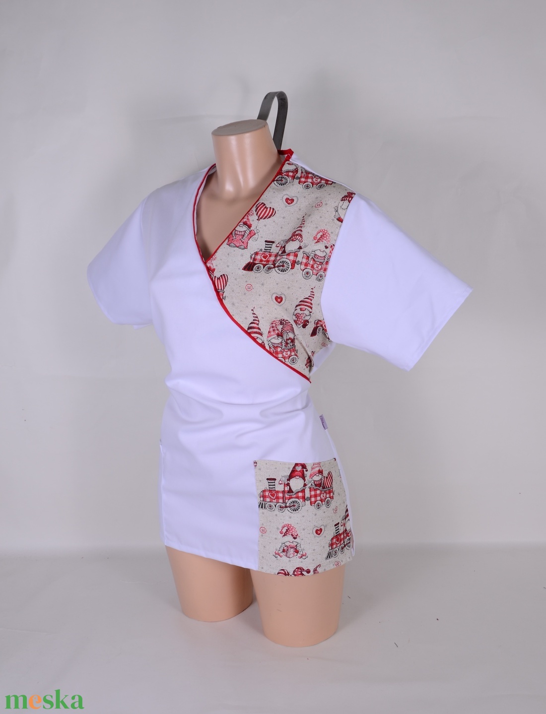 Karácsonyi manó mintás tunika egészségügyi/óvónői/szépségipari munkaruha - ruha & divat - női ruha - tunika - Meska.hu