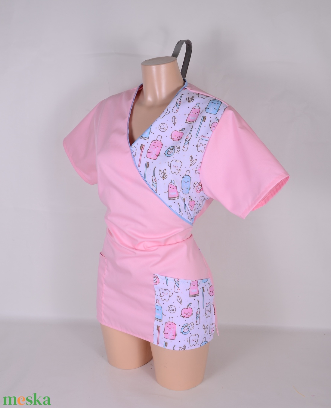 Fogorvos mintás tunika egészségügyi/óvónői/szépségipari munkaruha - ruha & divat - női ruha - tunika - Meska.hu