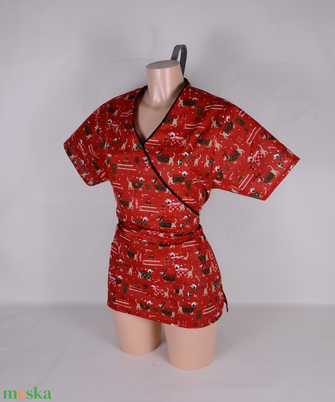 Karácsonyi tacskó mintás tunika egészségügyi/óvónői/szépségipari munkaruha - ruha & divat - munkaruha - Meska.hu