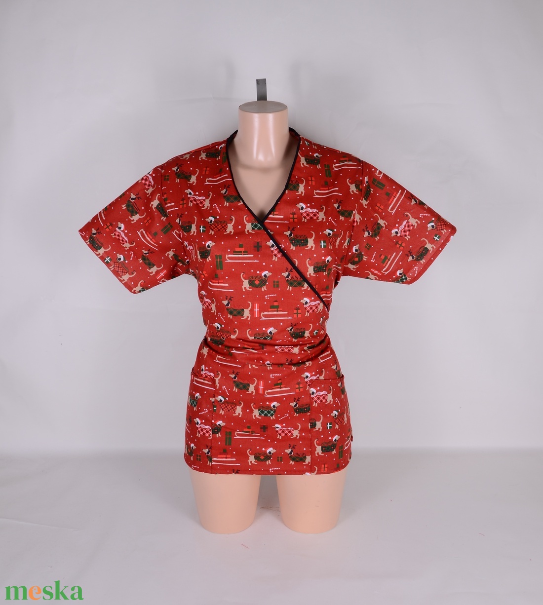 Karácsonyi tacskó mintás tunika egészségügyi/óvónői/szépségipari munkaruha - ruha & divat - munkaruha - Meska.hu
