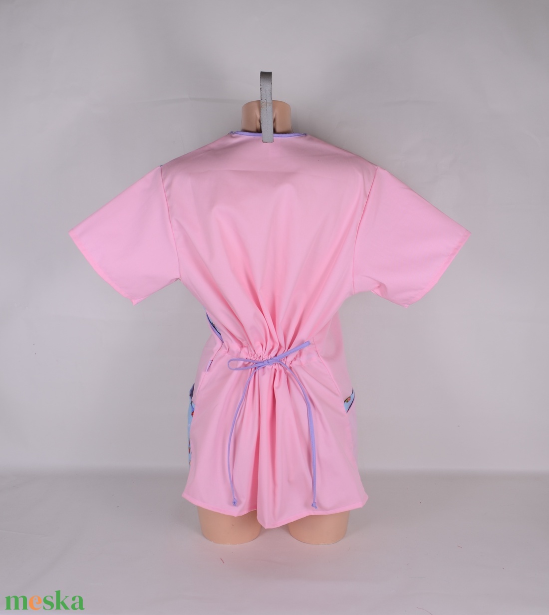 Karácsonyi mintás tunika egészségügyi/óvónői/szépségipari munkaruha - ruha & divat - munkaruha - Meska.hu