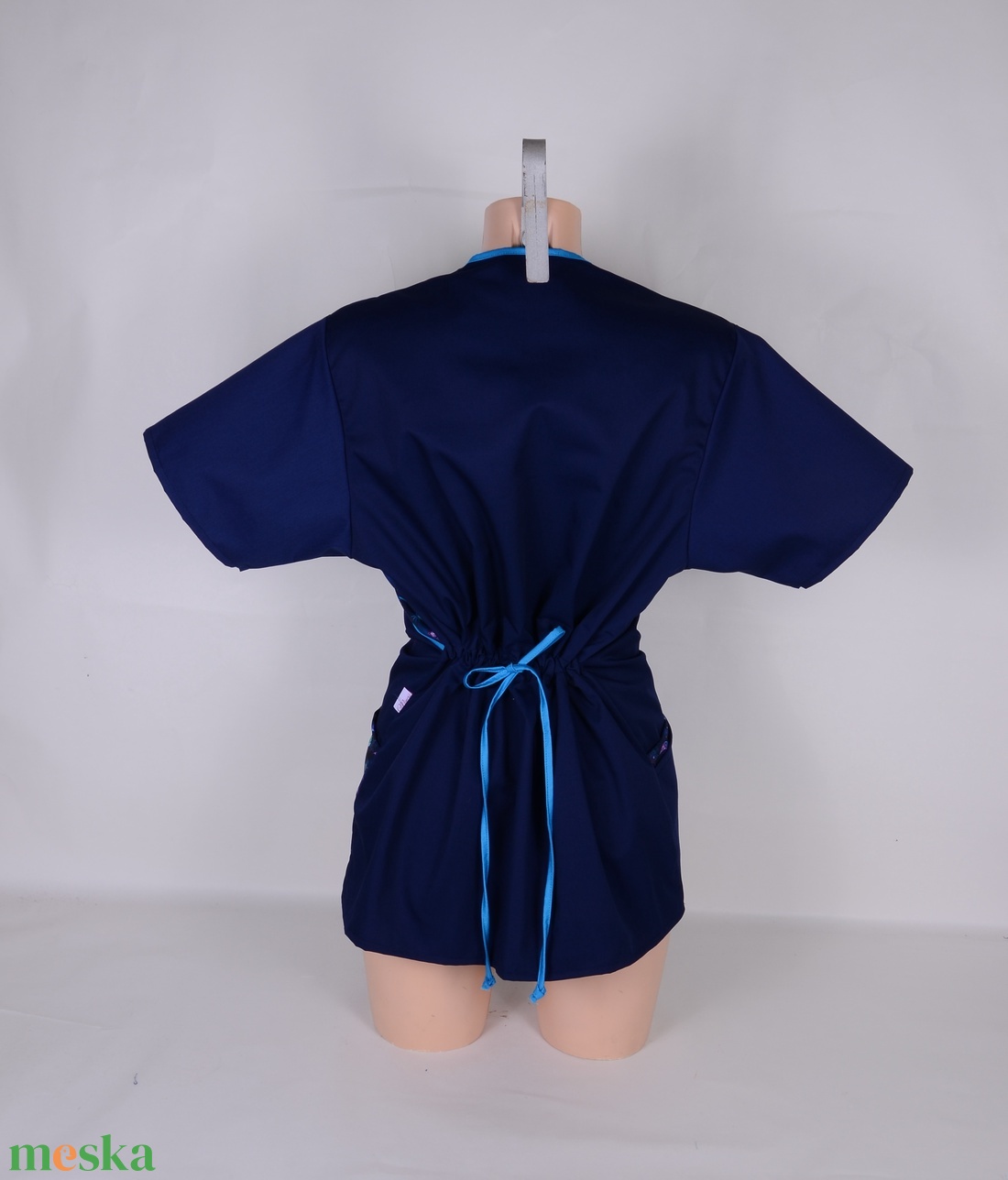 Hol és csillagok mintás tunika egészségügyi/óvónői/szépségipari munkaruha - ruha & divat - munkaruha - Meska.hu