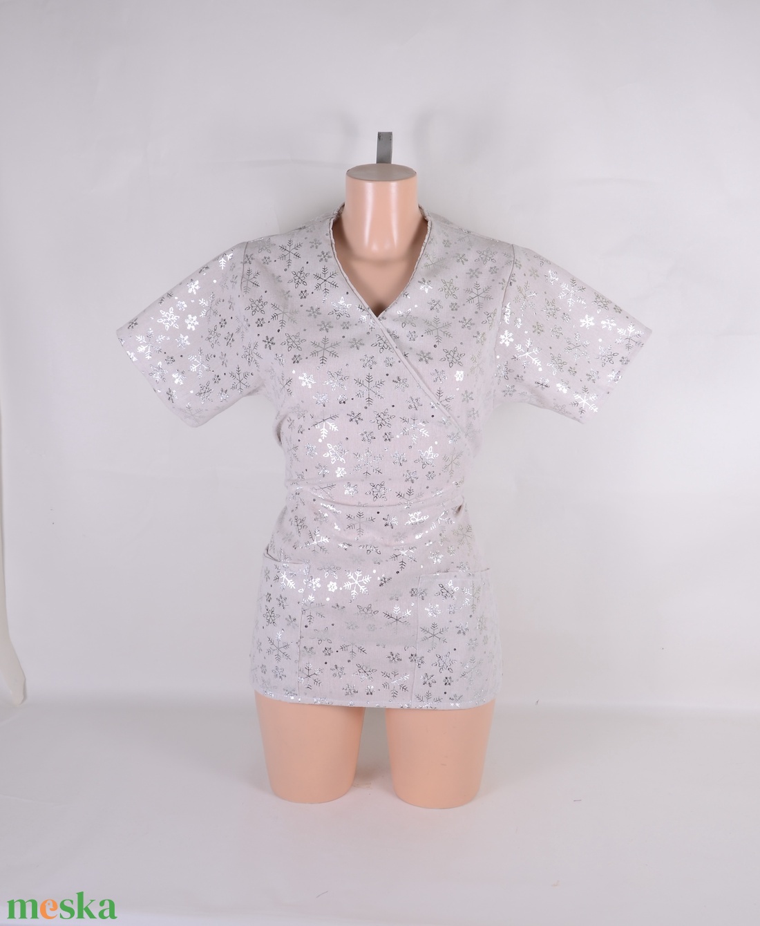 Hópihe ezüst mintás tunika egészségügyi/óvónői/szépségipari munkaruha - ruha & divat - munkaruha - Meska.hu