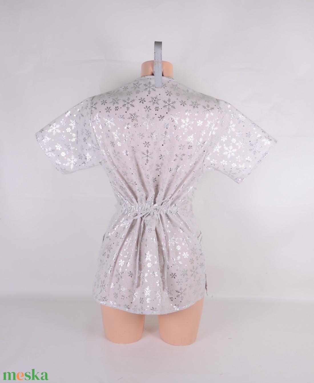 Hópihe ezüst mintás tunika egészségügyi/óvónői/szépségipari munkaruha - ruha & divat - munkaruha - Meska.hu